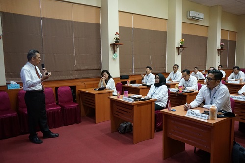 Direktur Lelang Berpesan, Bekerjalah dengan Inovasi dan Kritis